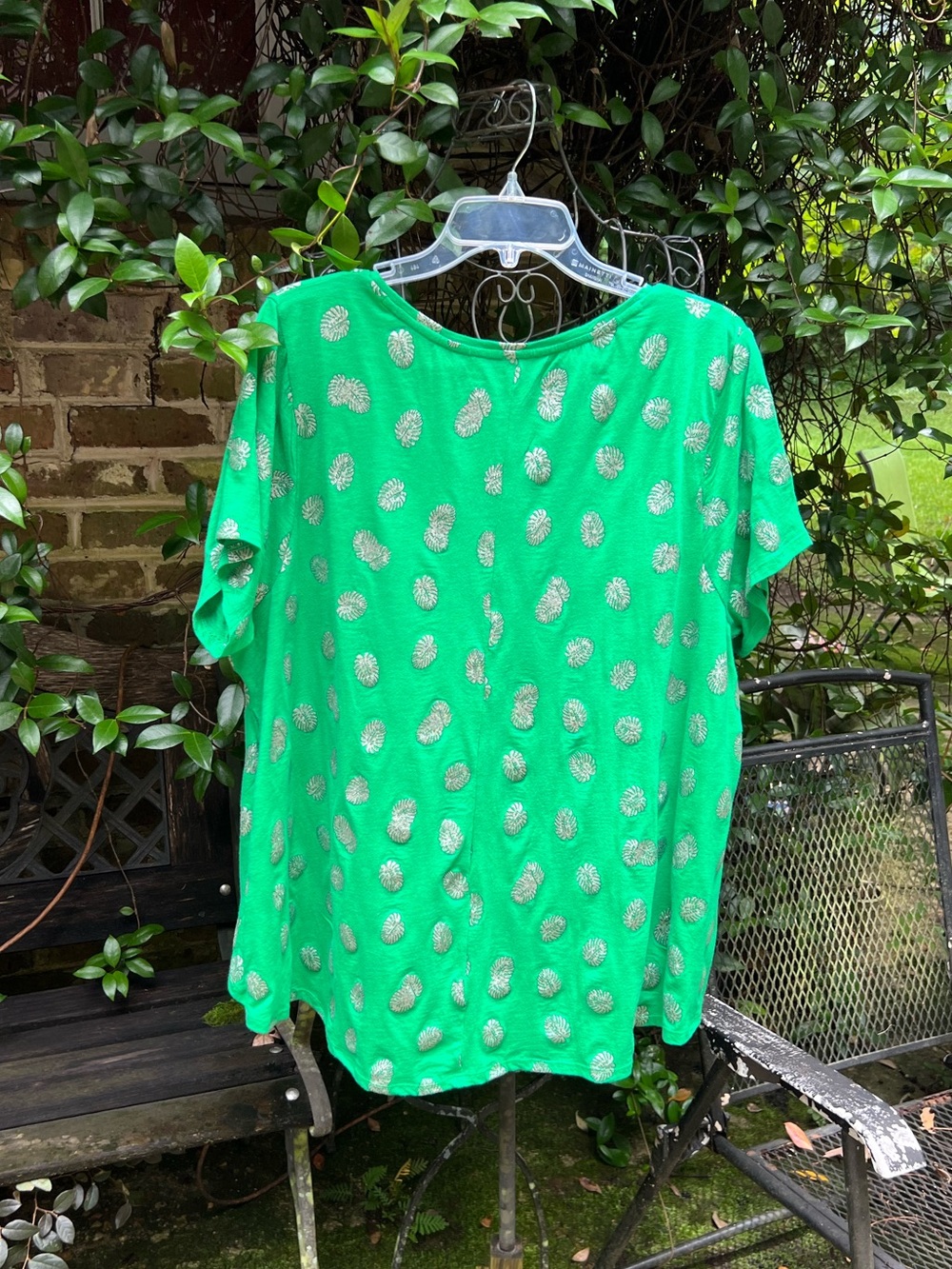 Crown & Ivy Tunic Top- in excellent NWOT condition. - Picture 6 of 7